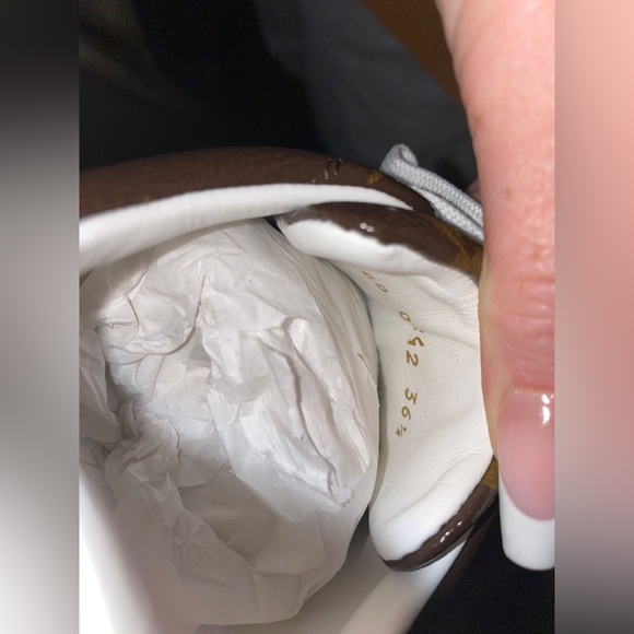 Brand new Louis Vuitton sneakers - Picture 4 of 7